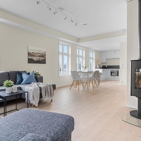 New! Huge Modern Apartment! Fit For Two Families! Bergen Exteriér fotografie