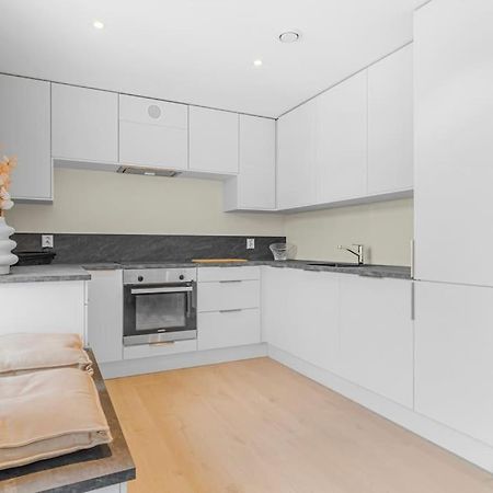 New! Huge Modern Apartment! Fit For Two Families! Bergen Exteriér fotografie