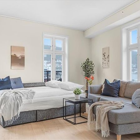 New! Huge Modern Apartment! Fit For Two Families! Bergen Exteriér fotografie