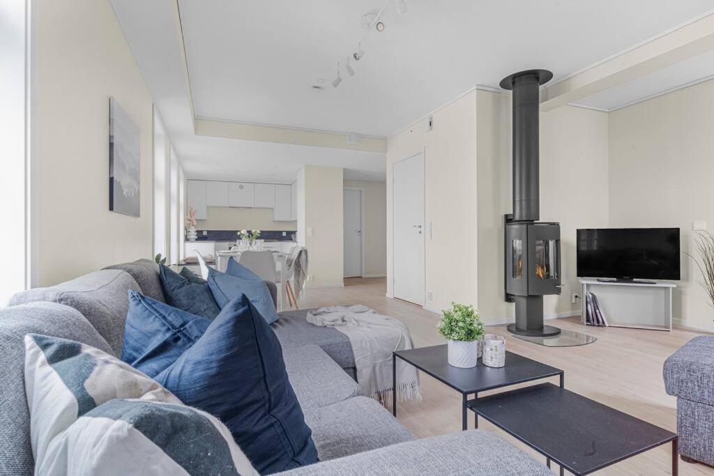 New! Huge Modern Apartment! Fit For Two Families! Bergen Exteriér fotografie